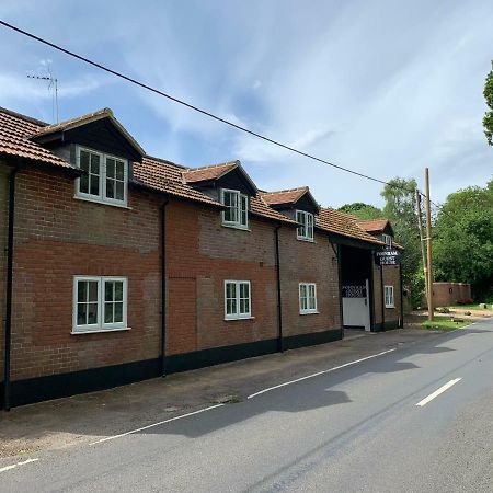 Fornham Guest House Chertsey Εξωτερικό φωτογραφία