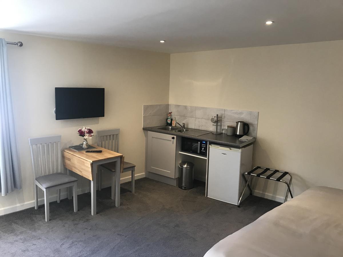 Fornham Guest House Chertsey Εξωτερικό φωτογραφία