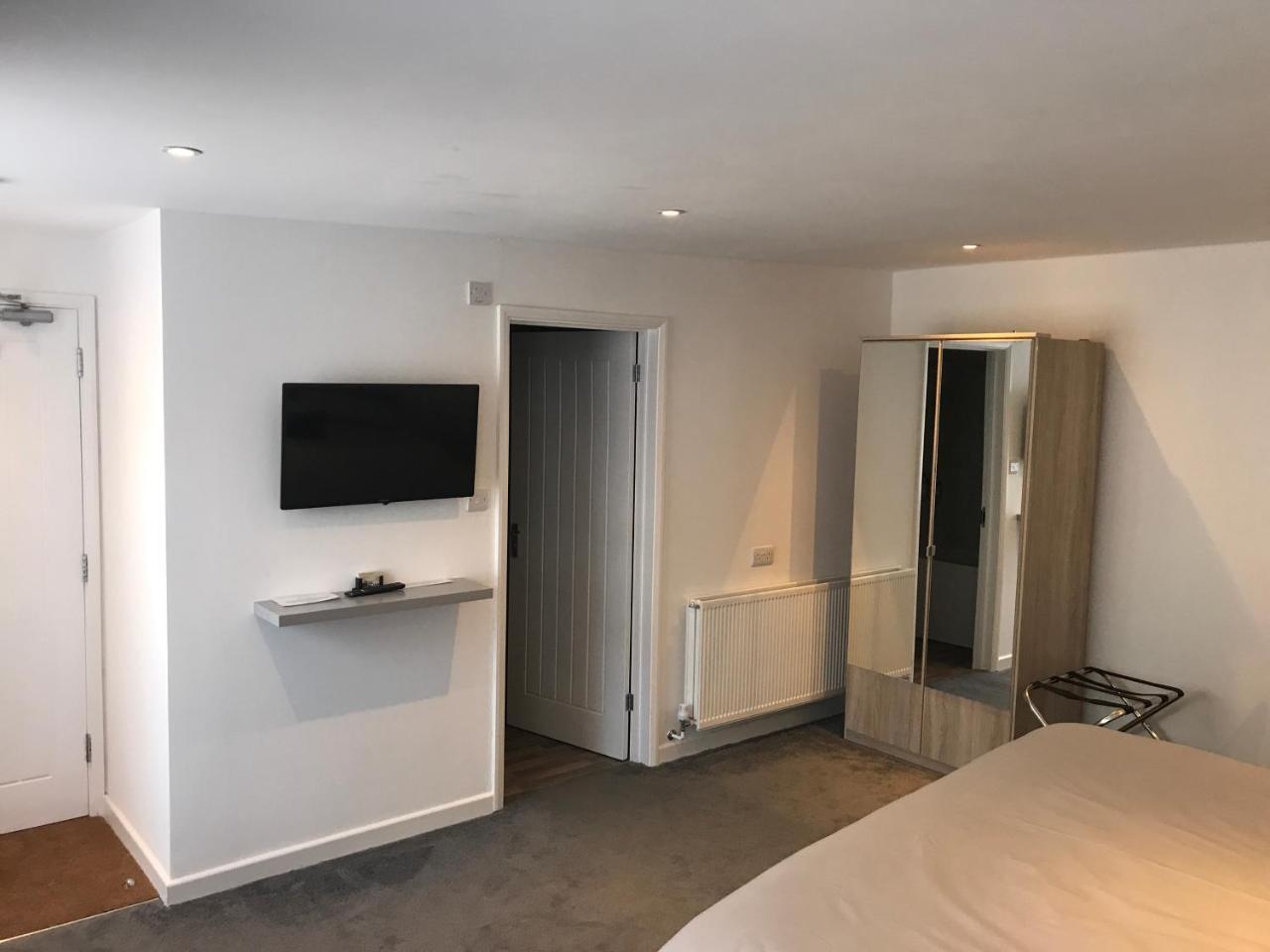 Fornham Guest House Chertsey Εξωτερικό φωτογραφία