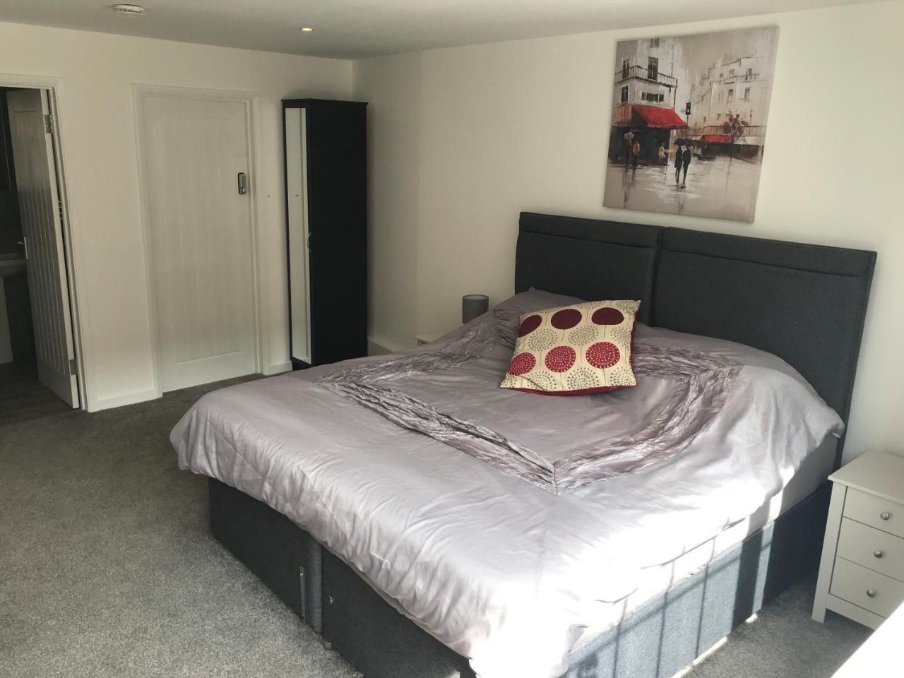 Fornham Guest House Chertsey Εξωτερικό φωτογραφία