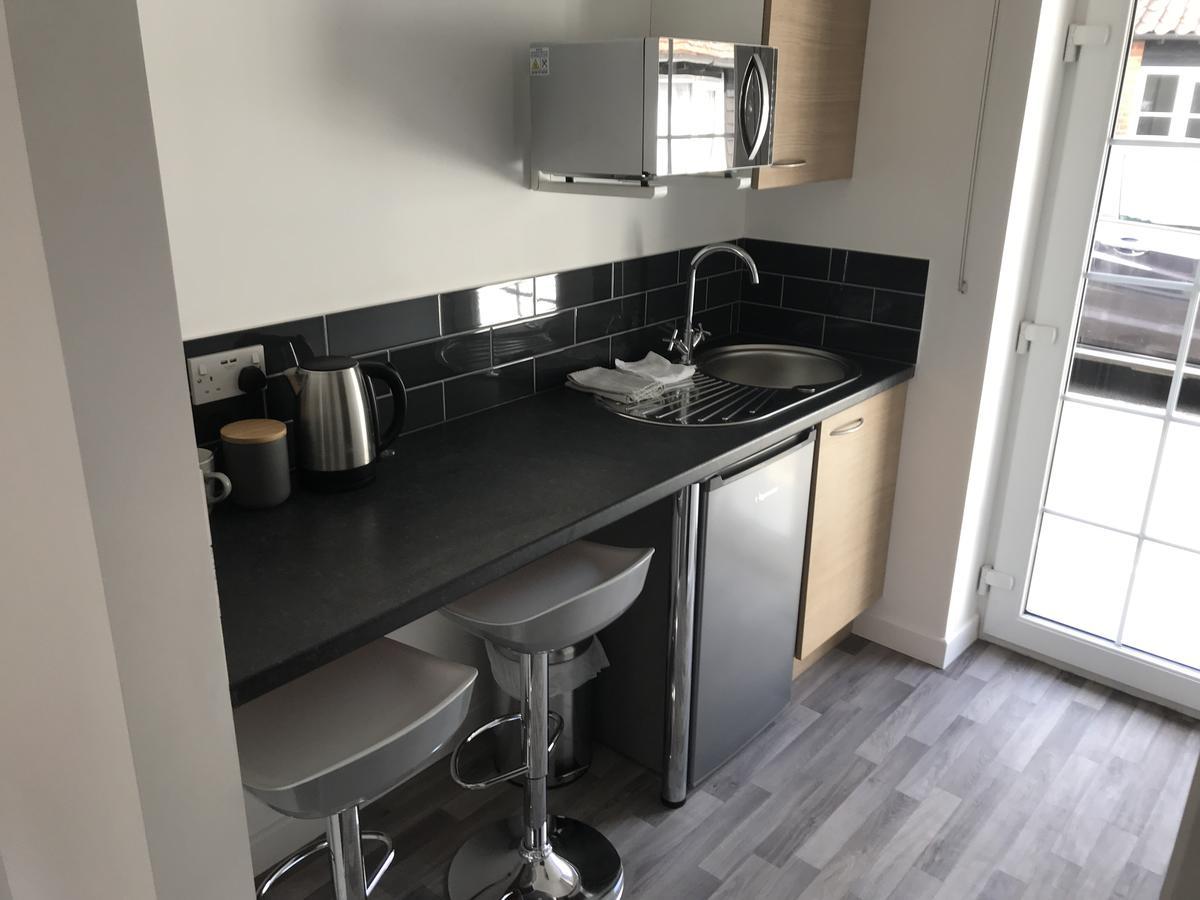 Fornham Guest House Chertsey Εξωτερικό φωτογραφία
