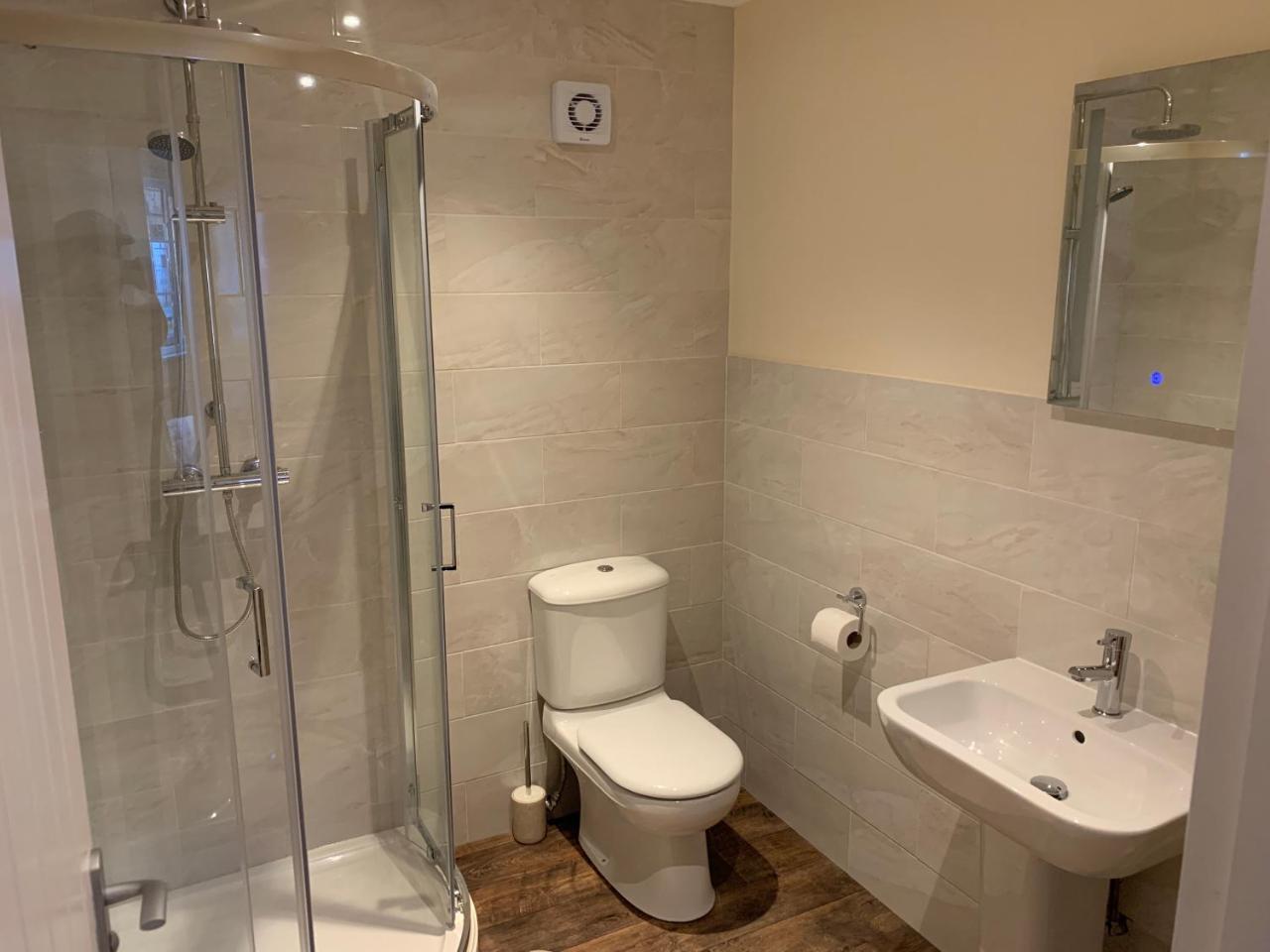 Fornham Guest House Chertsey Εξωτερικό φωτογραφία