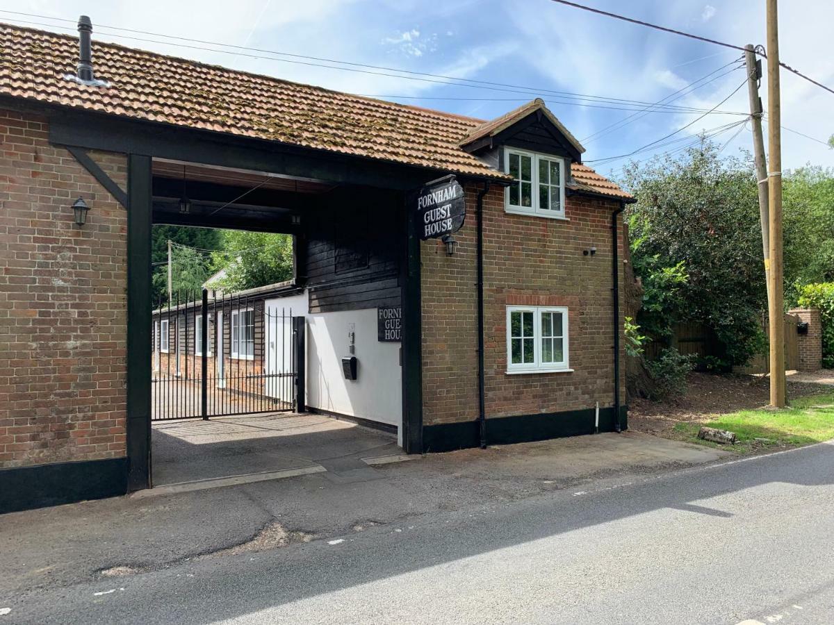 Fornham Guest House Chertsey Εξωτερικό φωτογραφία
